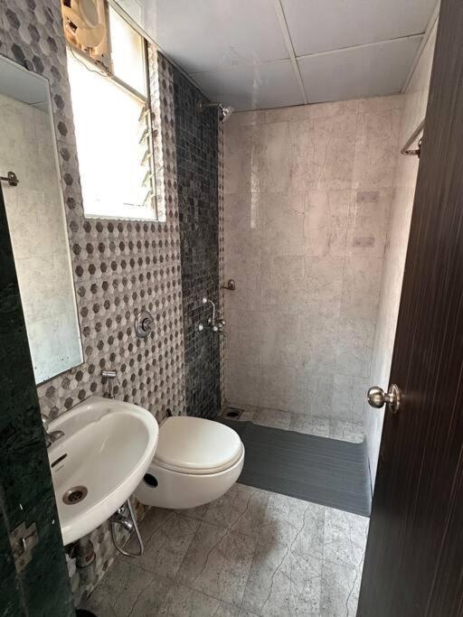 Apartment Casa Bella Private With Balcony Garden With Wifi Ac Smart Tv Kitchenette Work Desk Pune