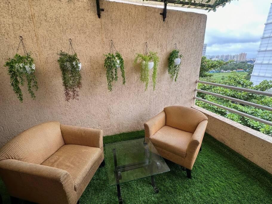 Casa Bella Private With Balcony Garden With Wifi Ac Smart Tv Kitchenette Work Desk Apartment Pune